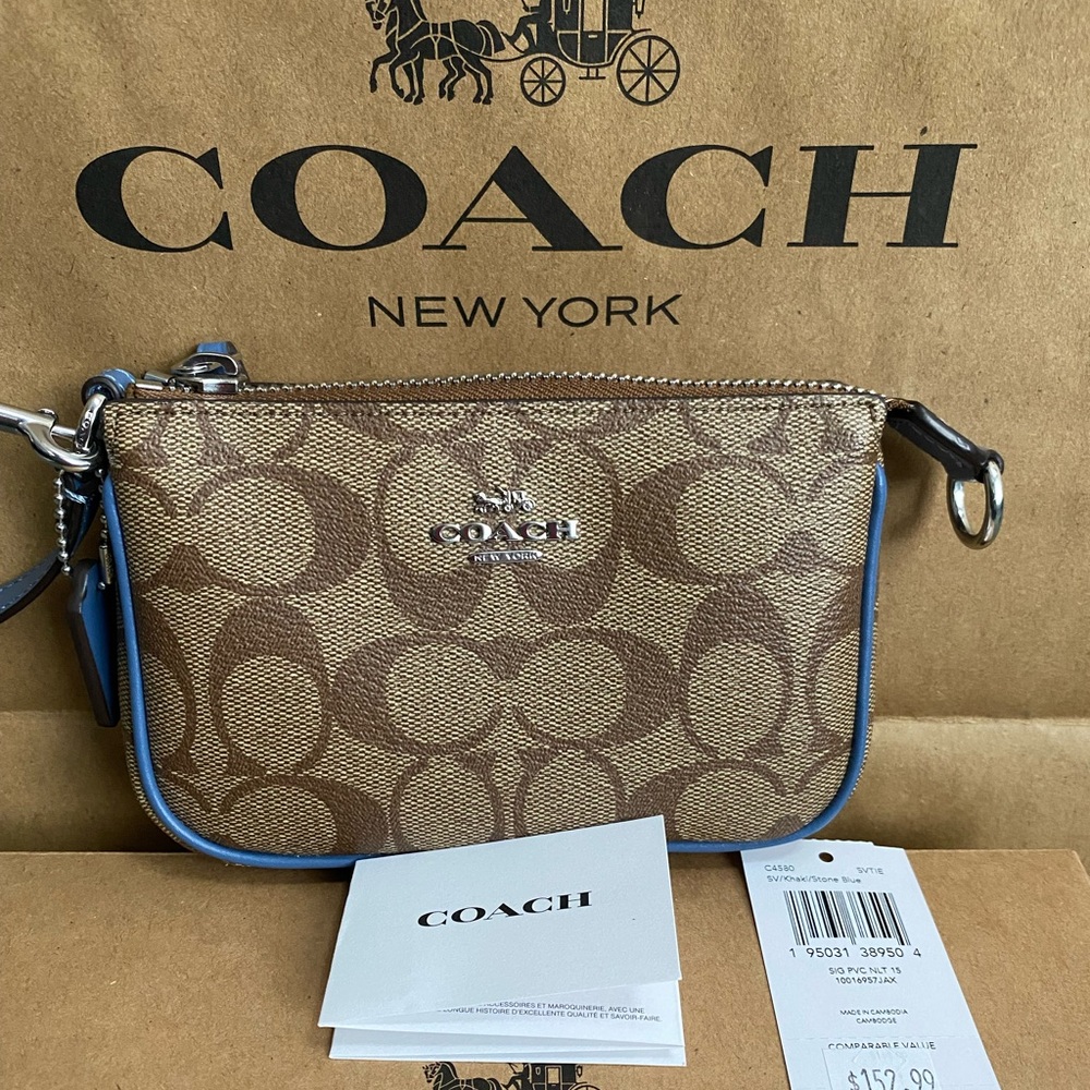 Coach Wristlet NWT. Brand New come with gift box&paper bag. 😊 Price is Firm😊 - Picture 1 of 12